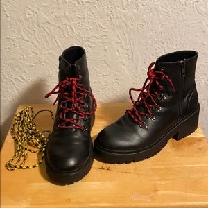 Sketchers Memory Foam Side-Zip Chunky Boots